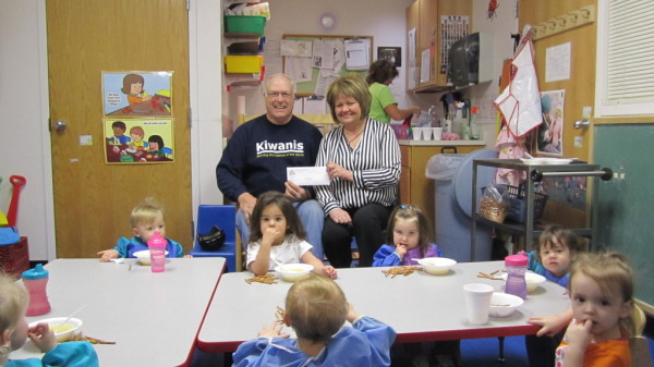 Kiwanis grant to Kids Place 001