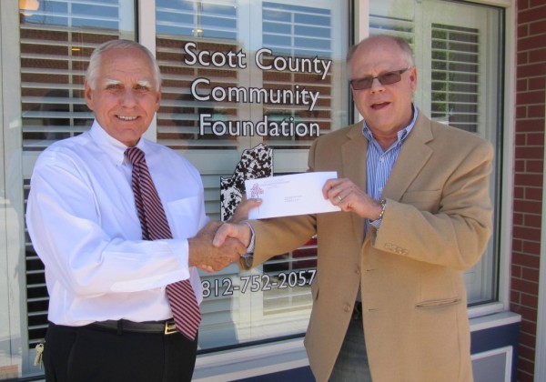 Kiwanis grant to Kids First 003