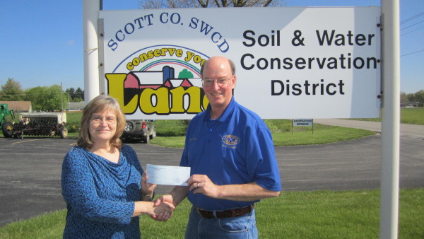 Kiwanis grant to SWCD 002