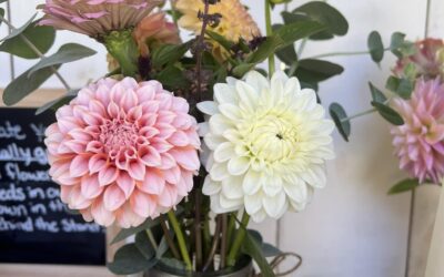Women Invited to Flower Class